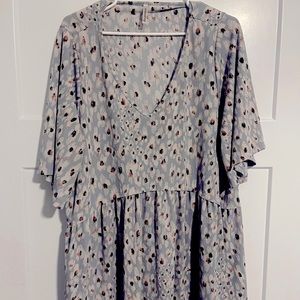 Women’s 1x v-neck blouse